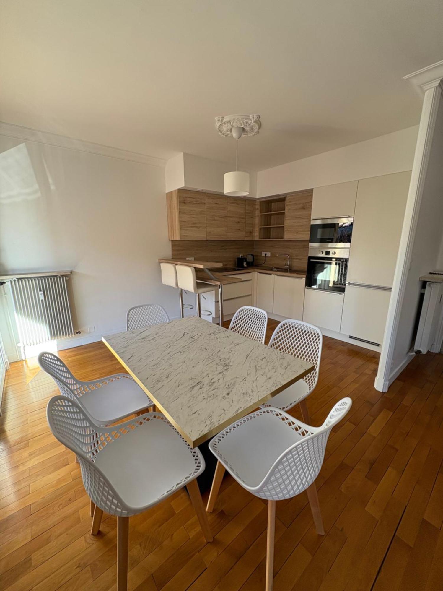 Cit'Hotel Le Chris'Tel Hotel Et Restaurant Le Puy-en-Velay Kültér fotó