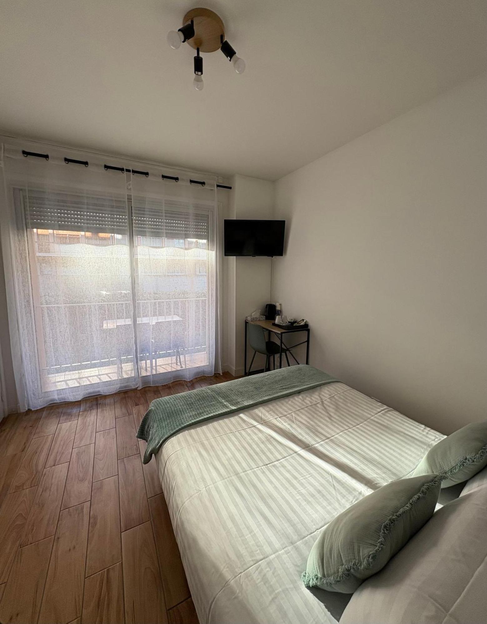 Cit'Hotel Le Chris'Tel Hotel Et Restaurant Le Puy-en-Velay Kültér fotó