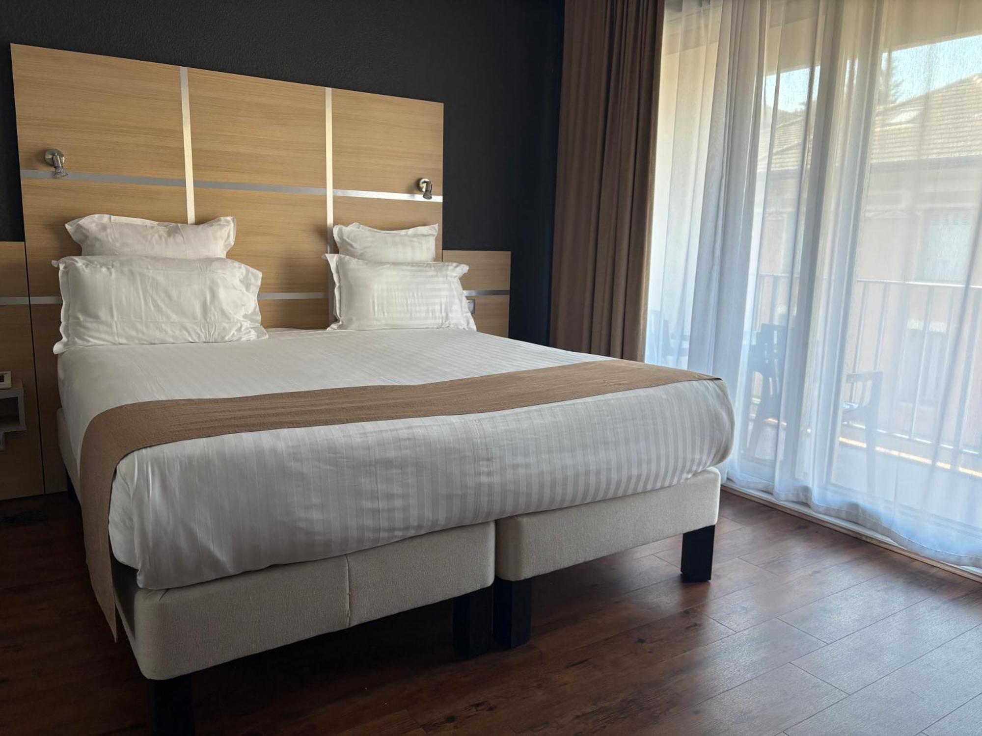 Cit'Hotel Le Chris'Tel Hotel Et Restaurant Le Puy-en-Velay Kültér fotó