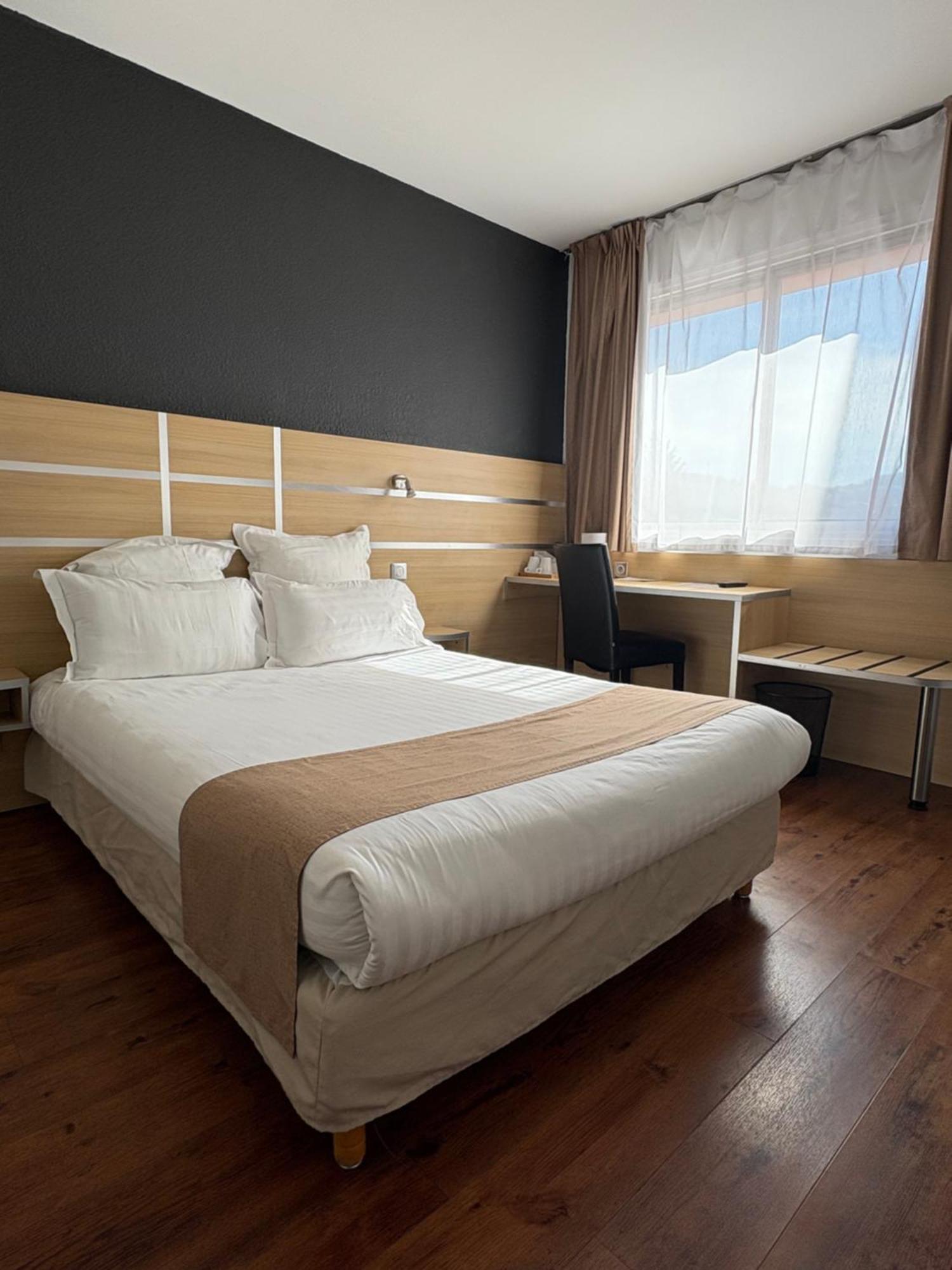 Cit'Hotel Le Chris'Tel Hotel Et Restaurant Le Puy-en-Velay Kültér fotó