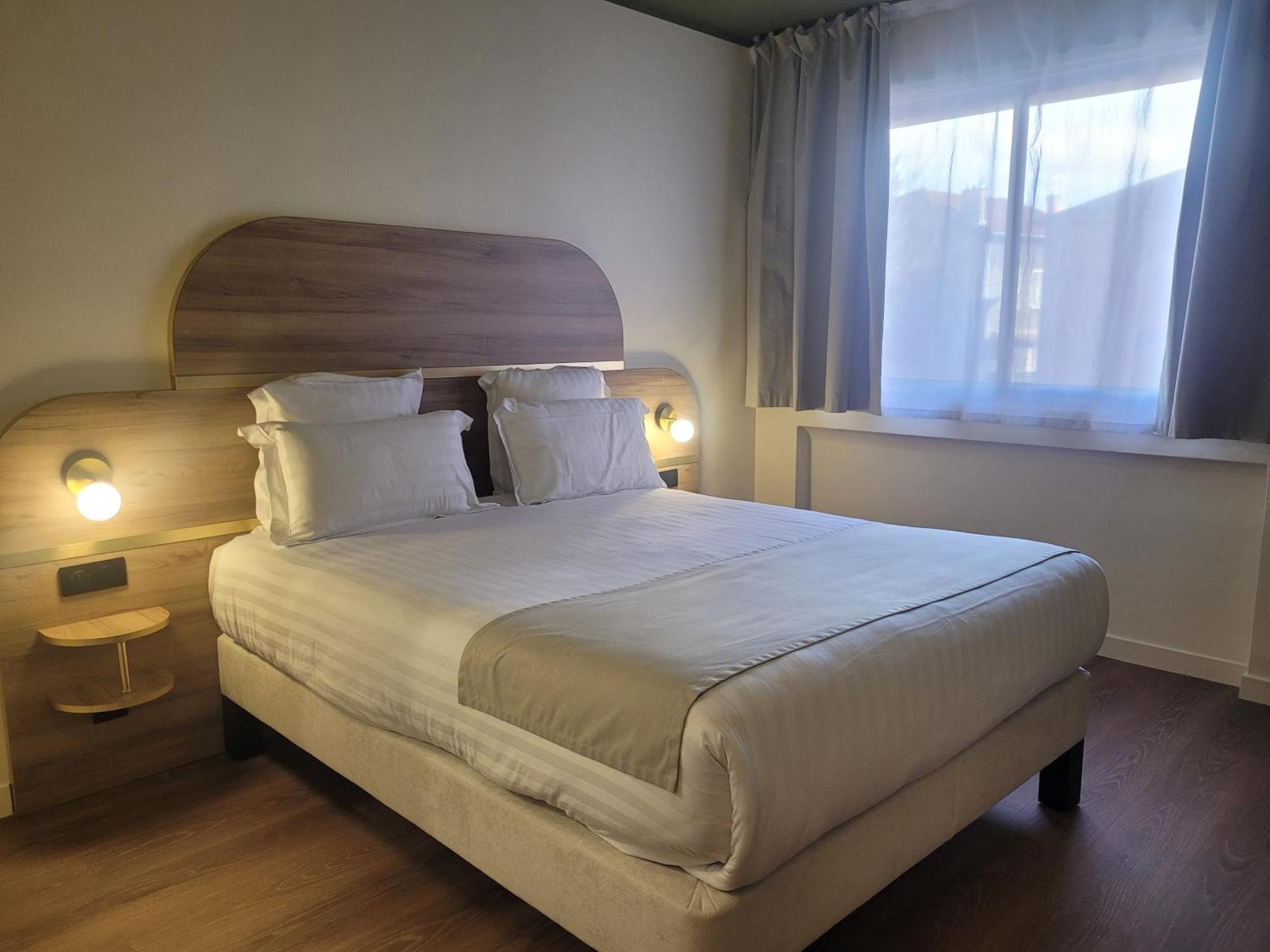 Cit'Hotel Le Chris'Tel Hotel Et Restaurant Le Puy-en-Velay Kültér fotó