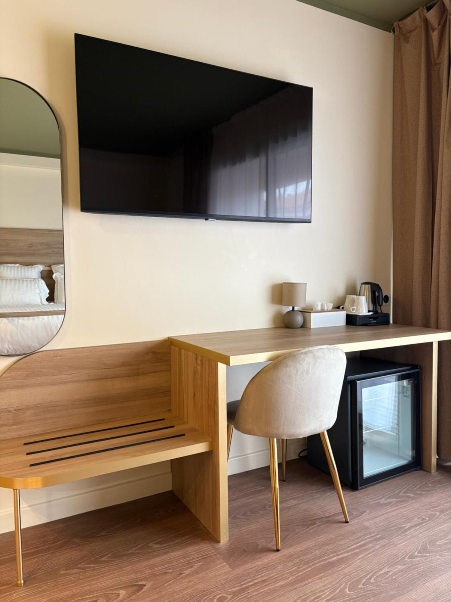 Cit'Hotel Le Chris'Tel Hotel Et Restaurant Le Puy-en-Velay Kültér fotó