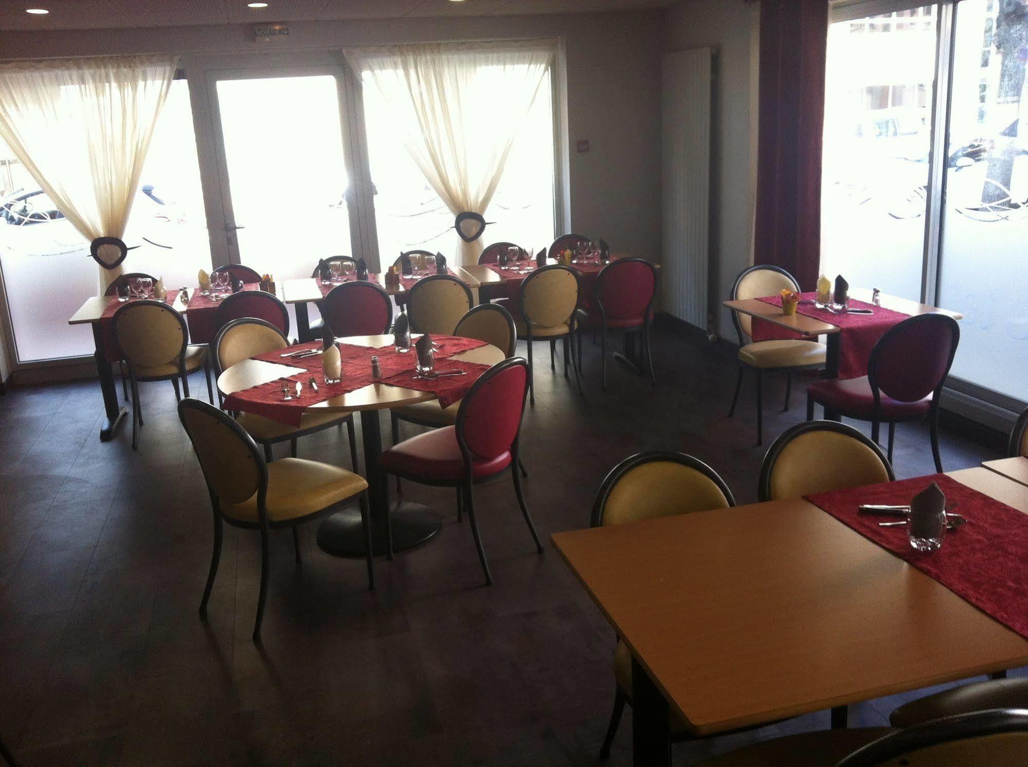 Cit'Hotel Le Chris'Tel Hotel Et Restaurant Le Puy-en-Velay Kültér fotó
